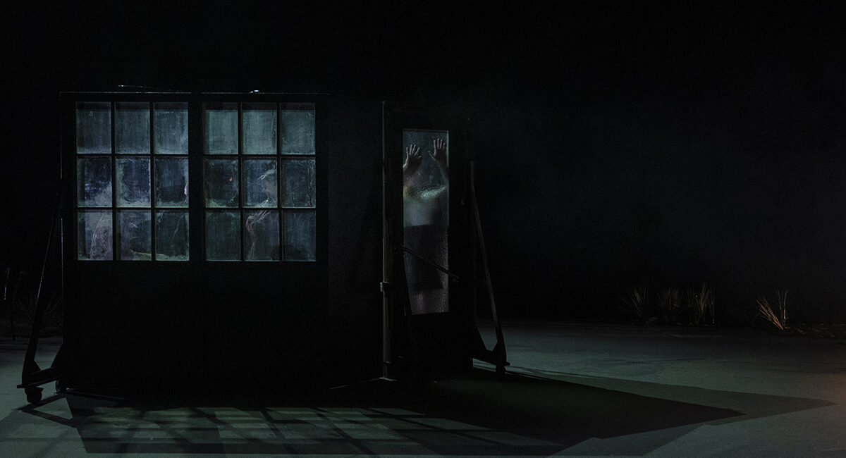 Photo du spectacle "Kaddish, la femme chauve en peignoir rouge"de Margaux Eskenazi par Géraldine Aresteanu