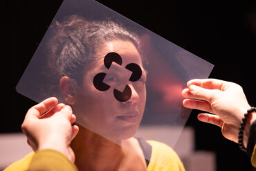 Photo du spectacle "FAUXFAIRE FAUXVOIR" de Thierry Collet par Romain Lalire