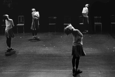 Photos du spectacle "Rosas Danst Rosas" de Anne Teresa De Keersmaeker par Jean-Luc Tanghe